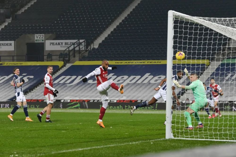 南宫体育- 阿森纳客场逆转热刺，萨卡梅开二度锁定胜局  