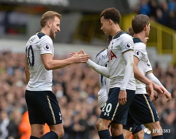  里昂新星前锋创纪录，单赛季攻入二十球领跑射手榜  